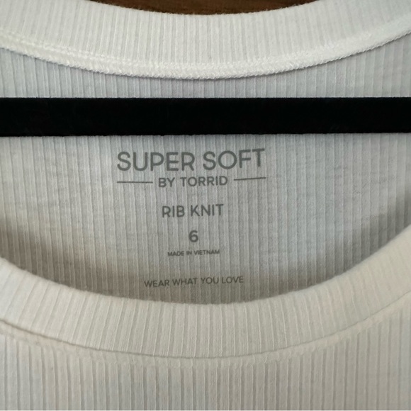 Torrid Tee - Picture 2 of 5